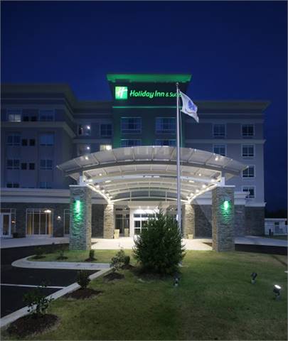 Holiday Inn & Suites Fayetteville W-Fort Bragg Area